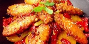 干鍋鳳翅火鍋怎么做？干鍋鳳翅火鍋秘籍配方及制作方法